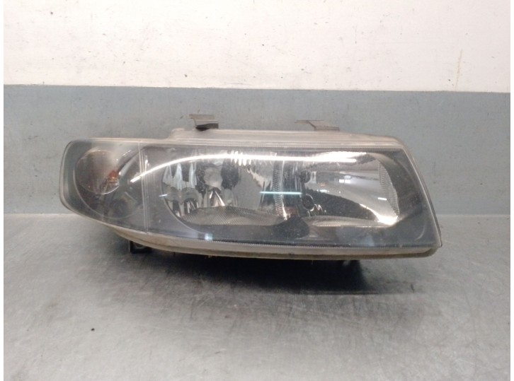 Replacement right headlight for Seat Toledo II (1M2) 1.9 TDI OEM IAM reference 1M1941002D 1M1941002D 67742701