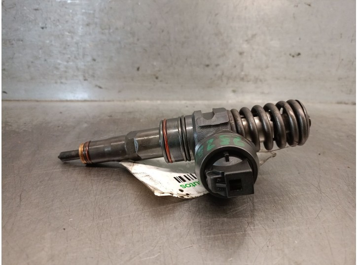 Second-hand injector for audi a4 b6 (8e2) 1.9 tdi OEM IAM reference 038130073AP 038130073AP