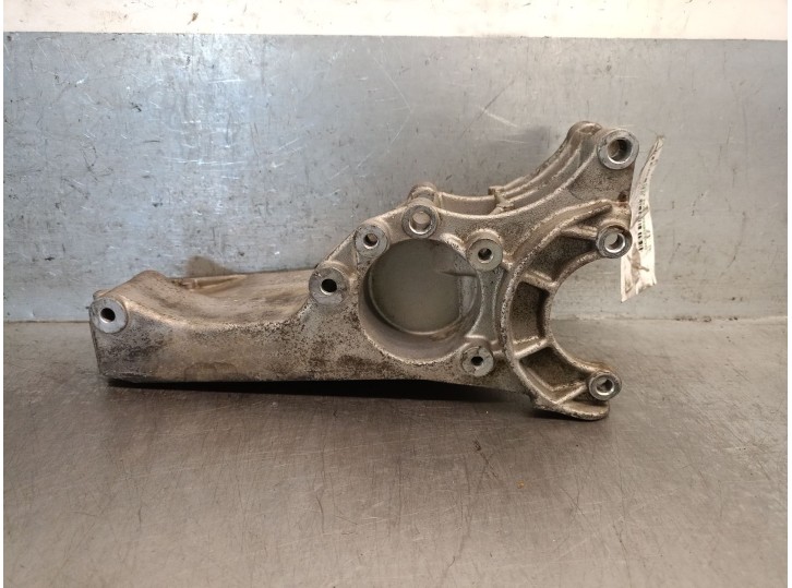 Replacement alternator bracket for Seat Ibiza (6K1) 1.4 16V OEM IAM reference 032145167L 032145167L 