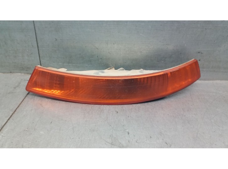 Replacement front left indicator for Renault Trafic II Bus (JL) 1.9 dCi 80 (JL0B) OEM IAM reference 8200007031 82000