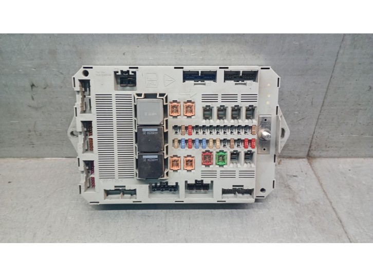 Second-hand relay / fuse box for jaguar xf i (x250) 3.0 d OEM IAM reference 9X2314D628AC