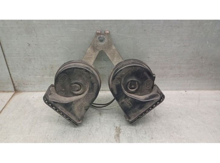 Recambio de claxon para jaguar xf i (x250) 3.0 d referencia OEM IAM 8X2313A803AB C2Z17128 