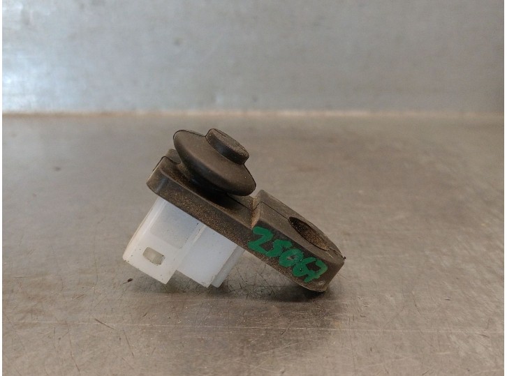 Replacement switch for ssangyong rexton (y400, y450) 2.2 xdi 4-wheel drive (poe) OEM IAM reference 8573008000