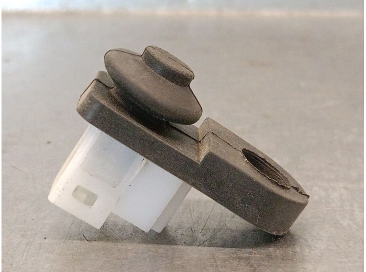 Replacement switch for ssangyong rexton (y400, y450) 2.2 xdi 4 wheel drive (poe) OEM IAM reference 8573008000