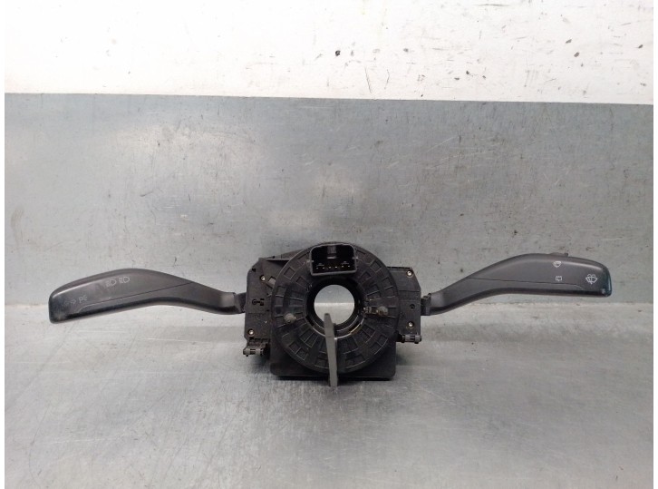Second-hand light switch spare part for Seat Ibiza III (6L1) 1.9 SDI OEM IAM reference 6Q095503AD 6Q0953503AD
