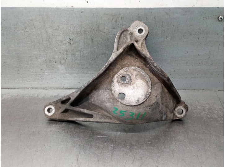 Replacement right engine mount for bmw 5 (e39) 525 d OEM IAM reference 1096080 22111096080