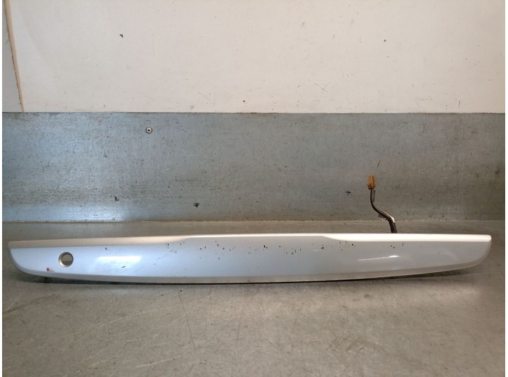 Recambio de molduras traseras para nissan almera ii hatchback (n16) 1.8 referencia OEM IAM 90810BM400 90810BM400 
