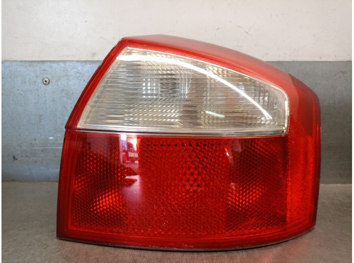Rear right tail light replacement for audi a4 b6 (8e2) 2.0 OEM IAM reference 8E0945096 8E5945218