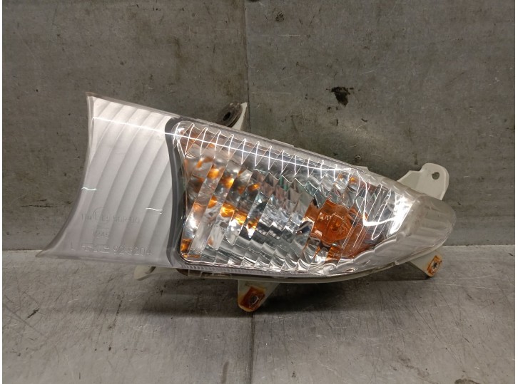 Replacement front left indicator light for Suzuki UH UH 125 Burgman OEM IAM reference 925204B 3560603H00000 