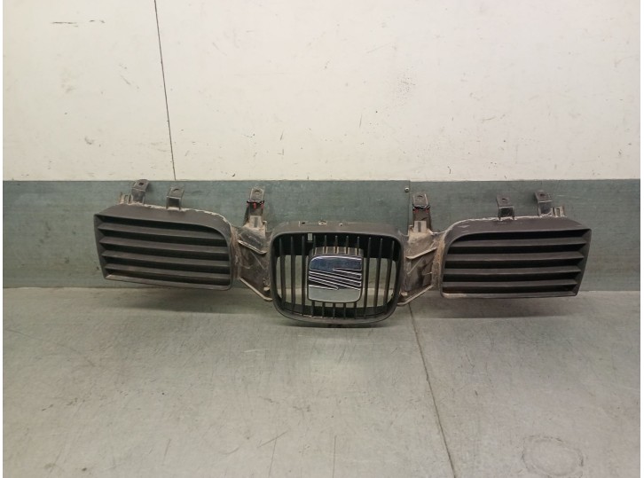 Recambio de rejilla delantera para seat toledo ii (1m2) 1.9 tdi referencia OEM IAM 1M0853653D 1M0853653D 