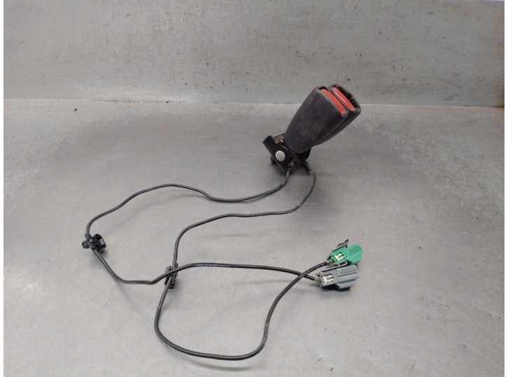 Recambio de enganche cinturon trasero derecho para volvo v50 (545) 2.4 referencia OEM IAM 30780608 30780608 