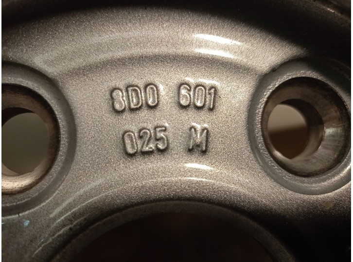 Recambio de llanta para audi a4 b5 (8d2) 1.8 referencia OEM IAM 8D0601025M R156JX15H2ET45 