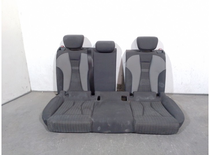 Recambio de asientos traseros para audi a3 limousine (8vs, 8vm) 1.6 tdi referencia OEM IAM 5Q0885305C 5Q0885305C 