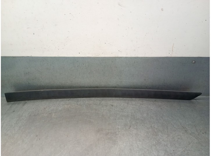 Recambio de molduras traseras para opel combo furgoneta/monovolumen 1.3 cdti 16v referencia OEM IAM 9179272 