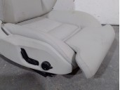 Replacement front right seat for Volvo XC60 II (246) B5 mild-hybrid AWD OEM IAM reference 31446582 31446582 