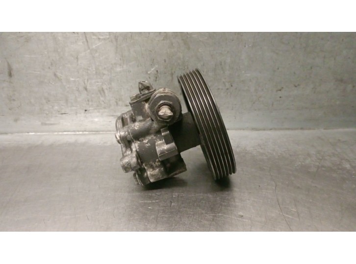 Recambio de bomba servodireccion para ford fiesta v van 1.4 tdci referencia OEM IAM 2S6C3A696DD 1416165 
