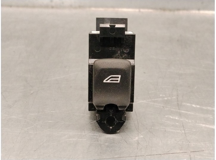 Replacement rear left window lift switch for Volvo XC60 II (246) B5 mild-hybrid AWD OEM IAM reference 31433408 31433408 