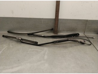 Replacement front right wiper arm for Volvo XC60 II (246) B5 Mild-Hybrid AWD OEM IAM reference 31416840 31416840 