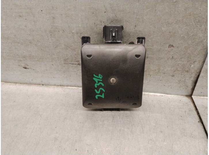 Replacement electronic module for Volvo XC60 II (246) B5 mild-hybrid AWD OEM IAM reference 32340780 