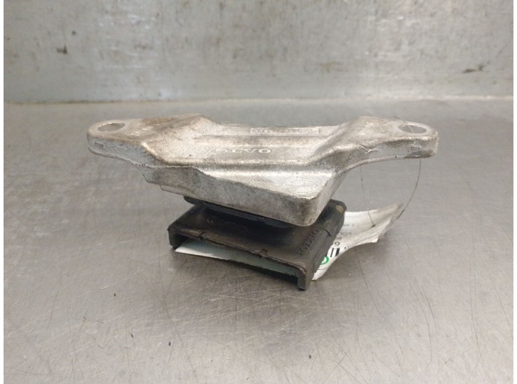 Replacement engine mount for Volvo XC60 II (246) B5 Mild-Hybrid AWD OEM IAM reference 31681178 31681178 