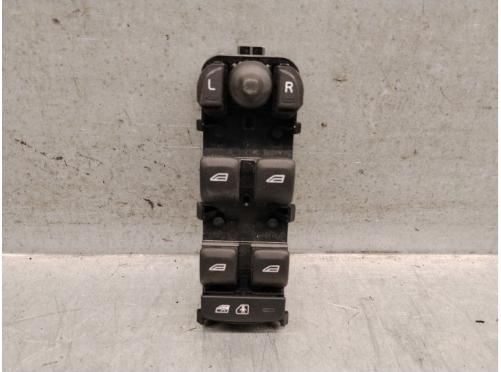 Replacement front left window lift switch for Volvo XC60 II (246) B5 Mild-Hybrid AWD OEM IAM reference 31433407 3143340