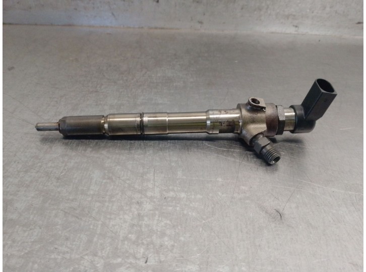 Replacement injector for Seat Altea (5P1) 1.6 TDI OEM IAM reference 03L130277B 