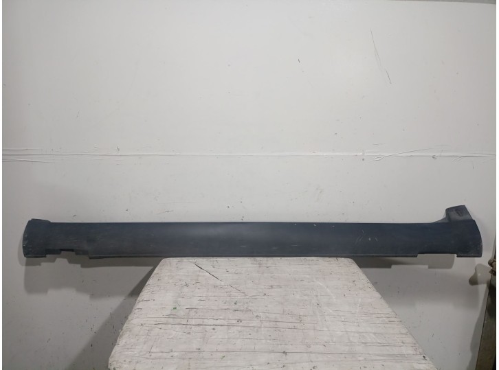 Replacement lateral skirt for Citroën C4 Cactus 1.2 THP 110 OEM IAM reference 98235765XT 98235765XT 