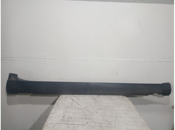 Recambio de faldon lateral para citroën c4 cactus 1.2 thp 110 referencia OEM IAM 98235769XT 98235769XT 