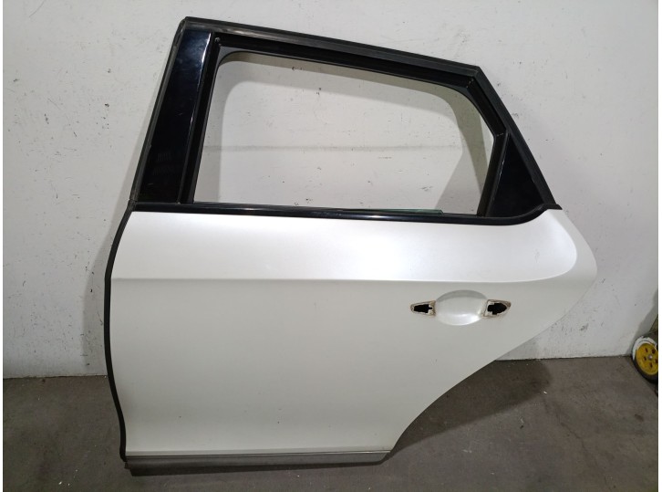 Recambio de puerta trasera izquierda para citroën ds5 2.0 hdi 165 referencia OEM IAM 9667051380 9667051380 