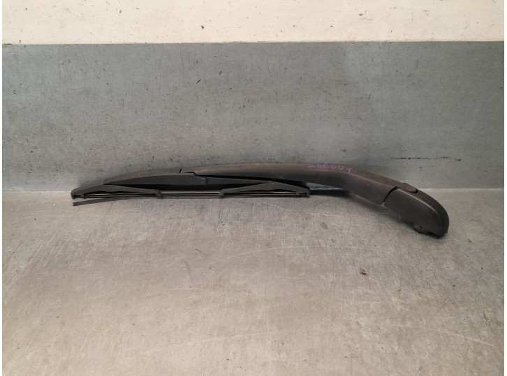Replacement rear wiper arm for Dodge Journey 2.0 CRD OEM IAM reference 68040371AA 68040371AA 
