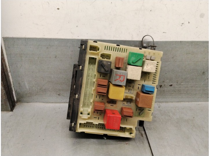Replacement relay / fuse box for Ford Escort Classic (AAL, ABL) 1.8 TD OEM IAM reference 14K011BRD 