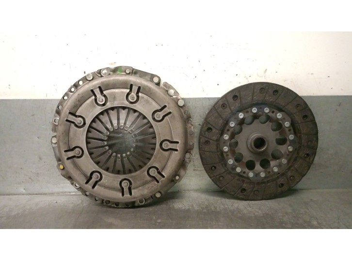 Replacement clutch kit for Audi A4 B6 (8E2) 1.9 TDI OEM IAM reference 038141117M 038141117M 