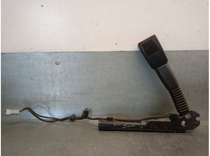 Replacement front right airbag pretensioner for BMW 3 (E90) 320 D OEM IAM reference 7126296 72119119542 