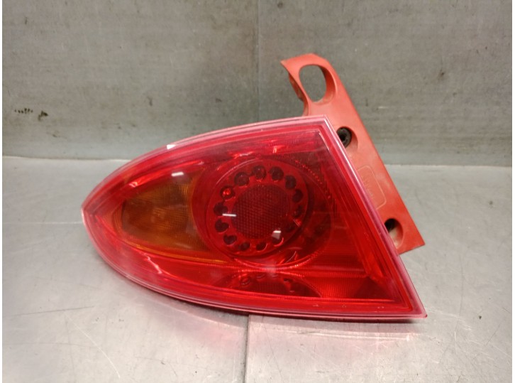 Recambio de piloto trasero izquierdo para seat leon (1p1) 1.9 tdi referencia OEM IAM 1P0945111D 1P0945111D 