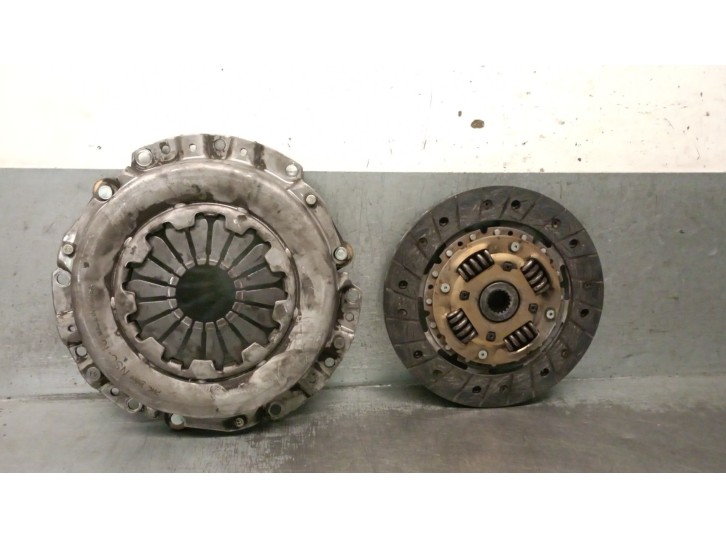 Replacement clutch kit for Nissan Primera sedan (P11) 2.0 turbodiesel cat OEM IAM reference NSC16 