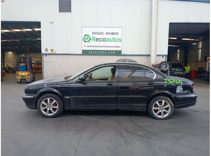 jaguar x-type i (x400) from the year 2004