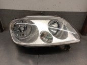Replacement right headlight for Volkswagen Caddy III van/minivan (2KA, 2KH, 2CA, 2CH) 2.0 SDI OEM IAM reference 2K09410