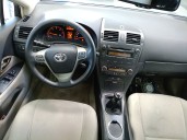 toyota avensis sedán (_t27_) del año 2010