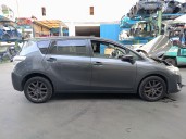 toyota verso (_r2_) del año 2015