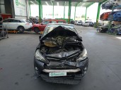 toyota verso (_r2_) del año 2015