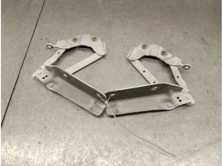 Replacement hood hinge for Land Rover Discovery Sport (L550) 2.0 D 4x4 OEM IAM reference FK7216800AE LR075405 