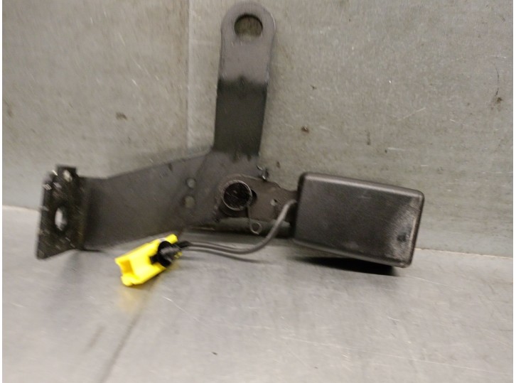 Recambio de enganche cinturon trasero izquierdo para volvo xc60 ii (246) d5 awd referencia OEM IAM 39838367 39838367 