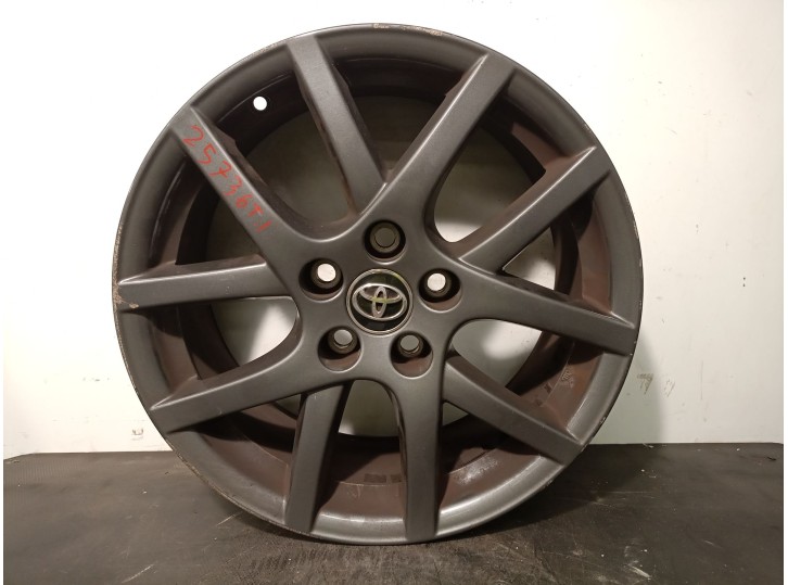 Recambio de llanta para toyota verso (_r2_) 1.6 d4-d (war20_) referencia OEM IAM 426110F140 R17X7JOFF39 