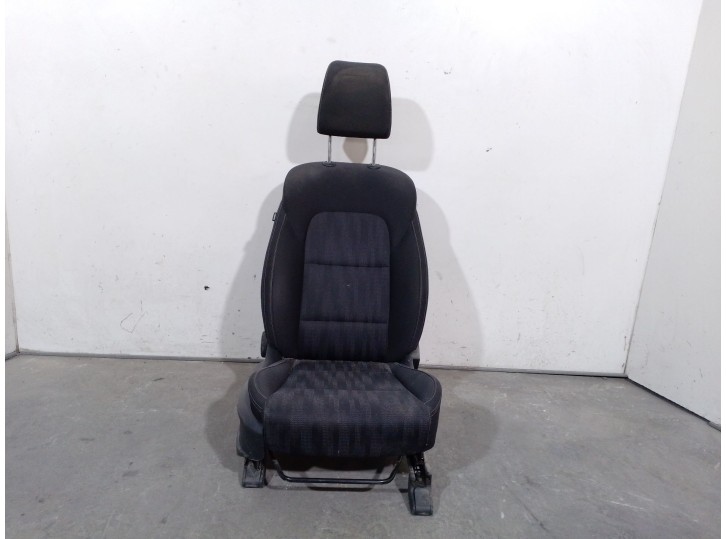 Replacement front right seat for Kia Sportage IV (QL, QLE) 1.6 CRDi AWD OEM IAM reference 88410F1010 88410F1010 