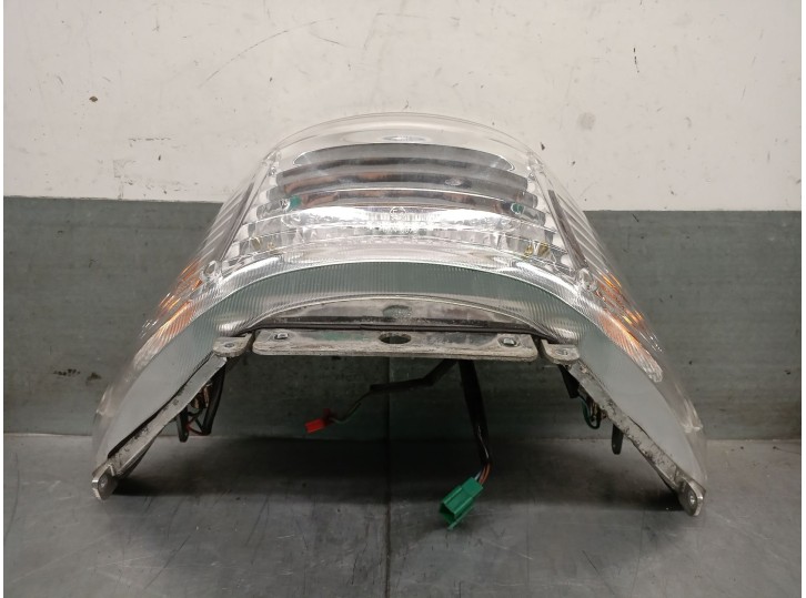 Recambio de piloto trasero central para kymco xciting xciting 500i r (t7) referencia OEM IAM 33700LBA2E000 