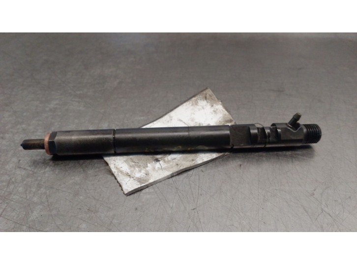 Recambio de inyector para ssangyong rodius i 2.7 xdi referencia OEM IAM A6650170221 EJBR04401D