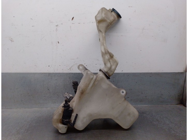 Replacement washer fluid reservoir for Jaguar X-Type I (X400) 2.0 D OEM IAM reference 4X4317B613AA C2S25558 