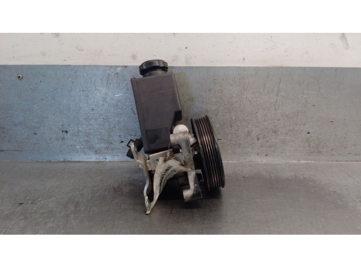 Recambio de bomba servodireccion para ssangyong rodius i 2.7 xdi referencia OEM IAM 6654602880 6654602880 