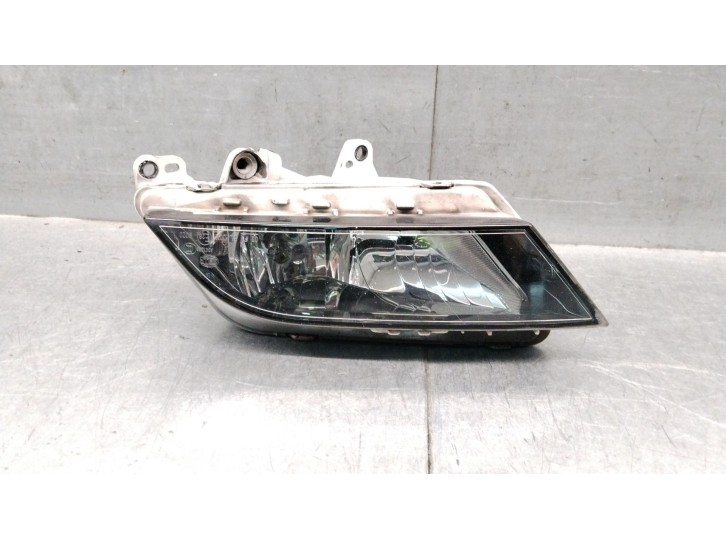 Replacement left fog light for Seat Leon ST (5F8) 2.0 TDI OEM IAM reference 6J9941701A 6J9941701A 