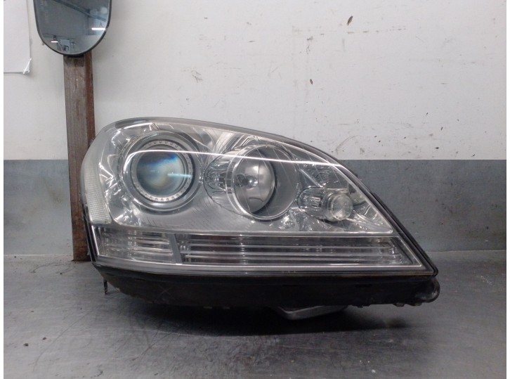 Replacement right headlight for Mercedes-Benz M-Class (W164) ML 320 CDI 4-Matic (164.122) OEM IAM reference A1648201061 A1648201